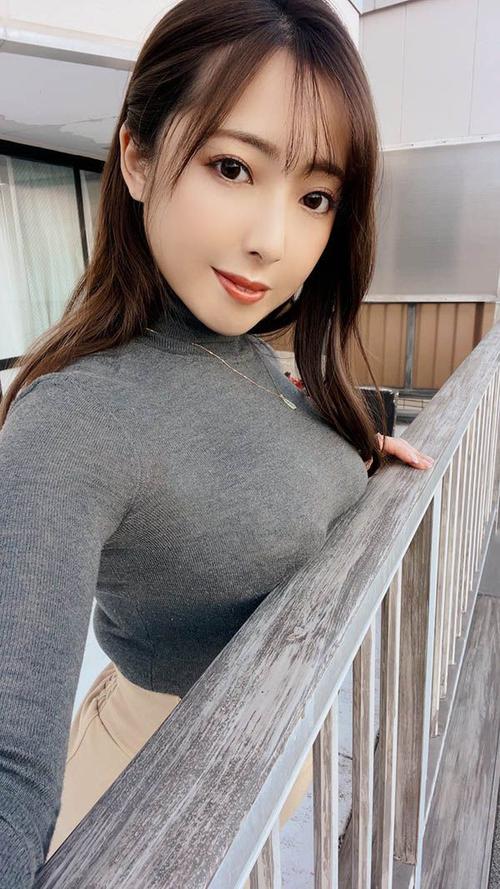 搭讪5位按摩人妻的av的相关介绍