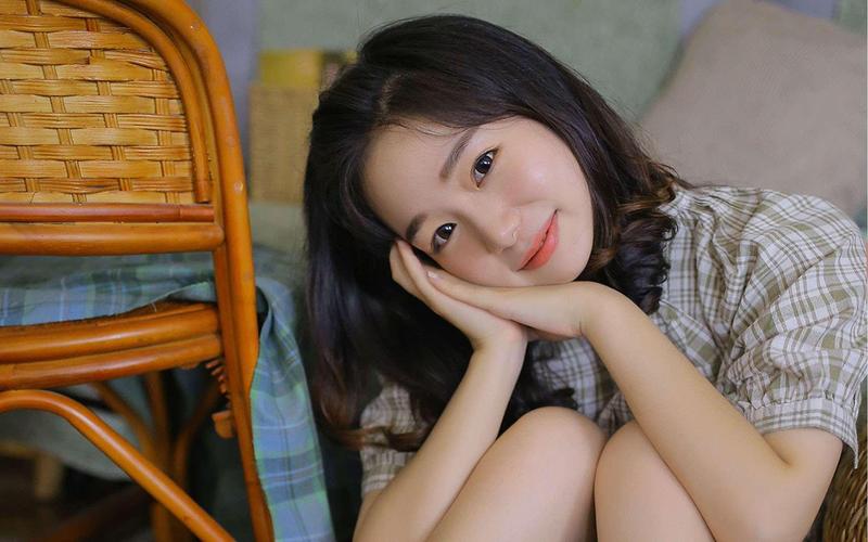 美女老师被男人操的相关介绍