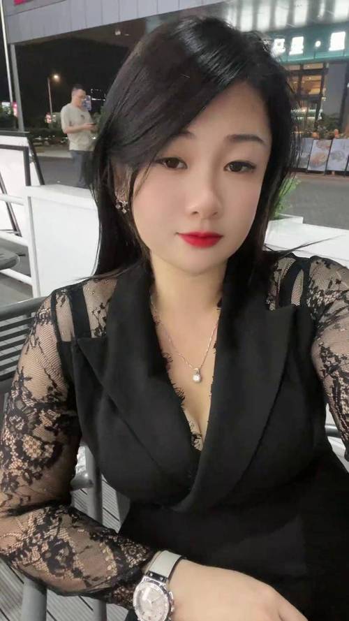 免费观看女人逼逼的相关介绍