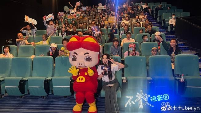 操美女喷白浆的相关介绍