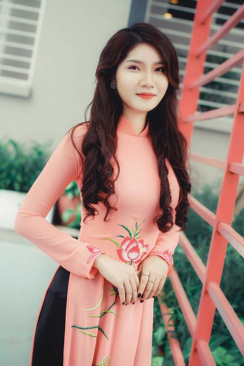 少妇人妻共32部分的相关介绍