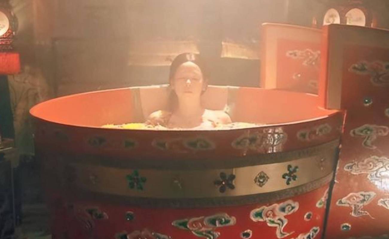 奸操美女的相关介绍