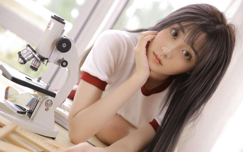 强操美女老师的相关介绍