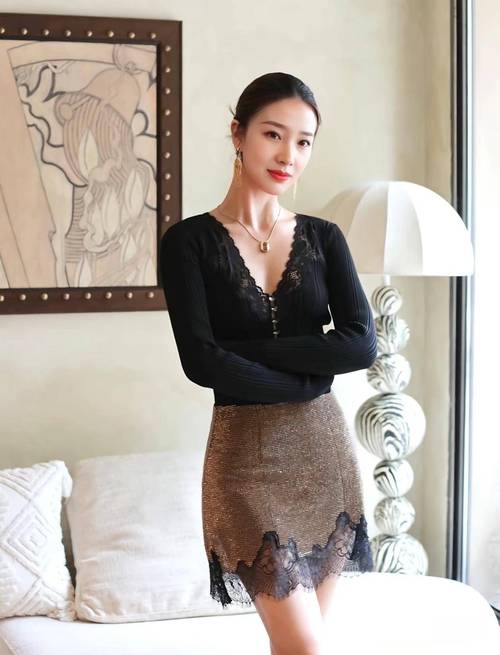 黑丝女av的相关介绍