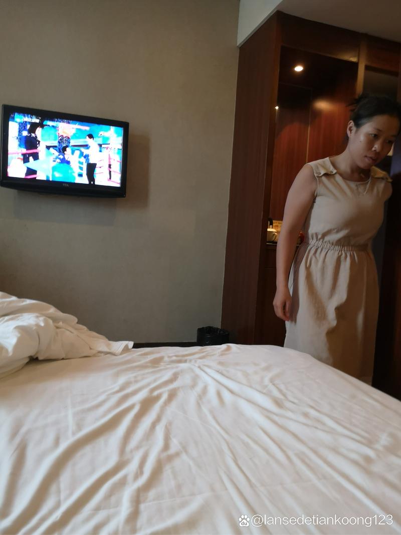 偷拍少妇熟女的相关介绍
