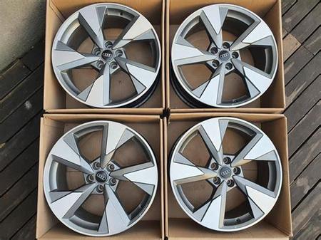 操老师逼的相关介绍
