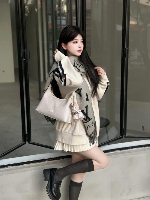 久久人妻少妇嫩草.av的相关介绍
