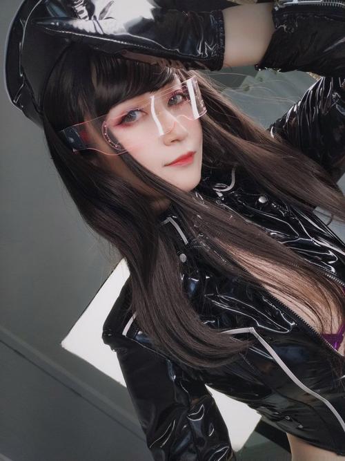 美女性感丝袜av一区二区的相关介绍