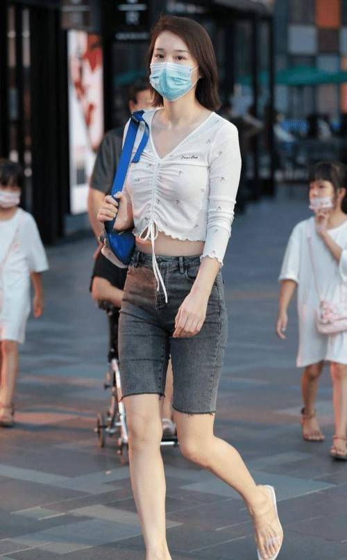人妻在按摩电影的相关介绍