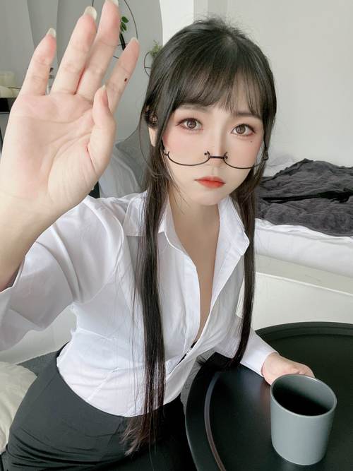 私人影院看电影的相关介绍