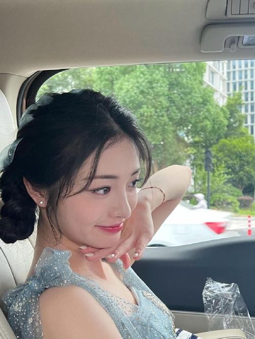 久久久激情影视的相关介绍