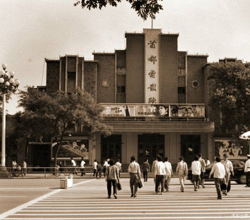 扒开腿狂操女人爽出白浆的相关介绍